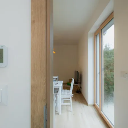 Moj Hillside Apartment *